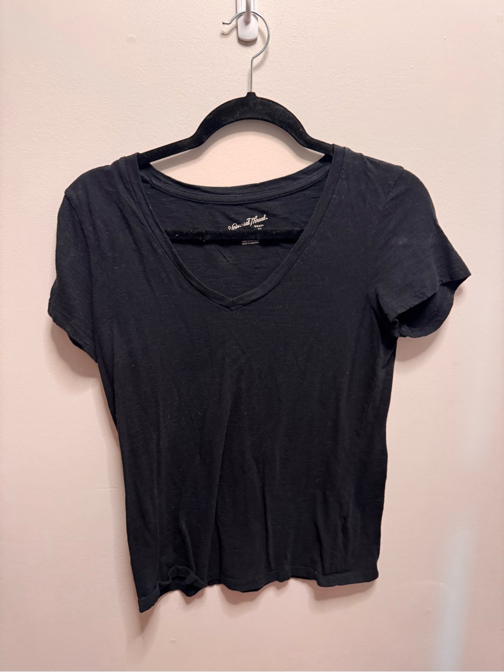 Universal Thread V-Neck Short Sleeve Tee